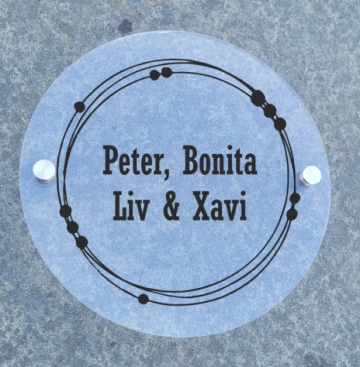 Naambordje stippenzwart